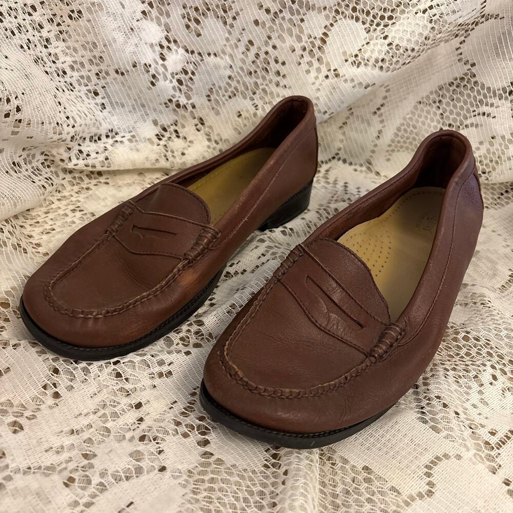 G.H. Bass Weejuns Women's US 11 M Dark Brown Leather Loafers Shoes - Picture 4 of 9